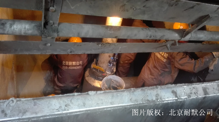 浮选槽体耐磨涂料施工现场 浮选槽体耐磨涂料施工现场